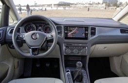 Volkswagen Golf SV, 2017, interior