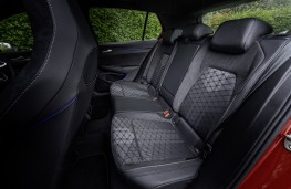 Volkswagen Golf 1.5 TSI R-Line, 2025, seats
