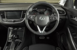 Vauxhall Grandland X Ultimate, 2018, dashboard