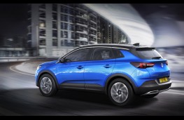 Vauxhall Grandland X, 2017, side