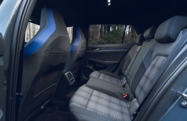 Volkswagen Golf GTE 1.5 TSI DSG, 2026, rear seats
