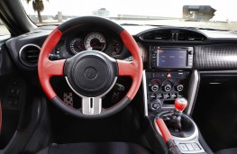 Toyota GT86, dashboard, left hand drive