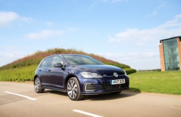 Volkswagen Golf GTE, 2017, front, action