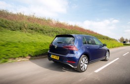 Volkswagen Golf GTE, 2017, rear, action