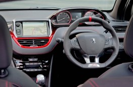Peugeot 208 GTi, dashboard