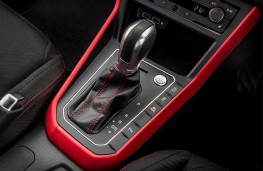 Volkswagen Polo GTI, 2018, gear lever