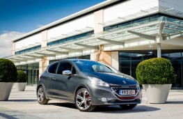 Peugeot 208 GTi, front, static