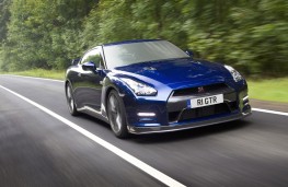 Nissan GT-R, 2011, front