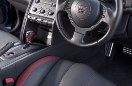 Nissan GT-R, interior