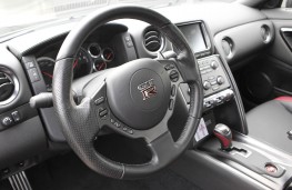 Nissan GT-R, interior