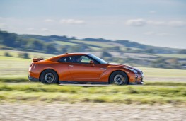 Nissan GT-R, 2017, side