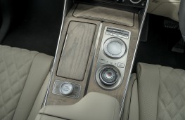 Genesis GV80, 2025, console