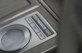 Genesis GV80, 2025, gear selector