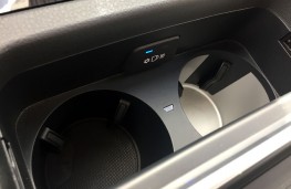 Audi Q5, 2017, cup holder