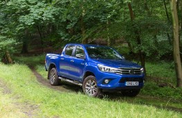 Toyota Hilux, 2016, off road, front