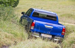 Toyota Hilux, 2016, off road, rear, action