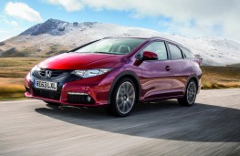 Honda Civic Tourer front moving