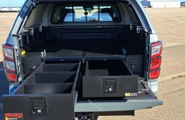 Isuzu D-Max Huntsman, 2025, rear, cargo trays