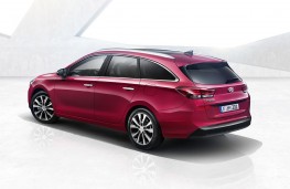 Hyundai i30 Tourer rear threequarter