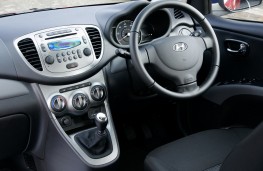 Hyundai i10 2011, interior