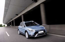 Hyundai i20 Active, front