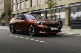 BMW i5 Touring M60 xDrive, 2024, front