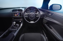 Jaguar XE R-Sport, interior