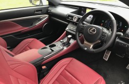 Lexus RC 300h, interior