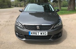 Peugeot 308 SW, front