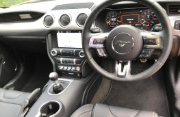 Ford Mustang, interior