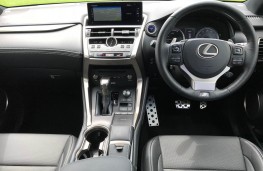 Lexus NX300h F Sport, interior