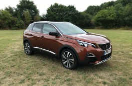 Peugeot 3008 GT, front