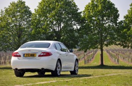 Infiniti M30dS Premium rear
