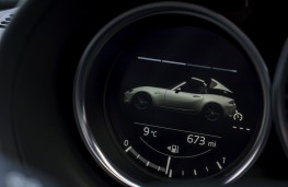 Mazda MX-5 RF, 2017, instruments, roof 1