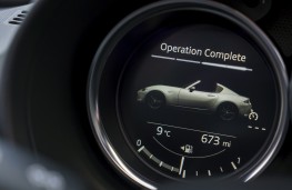 Mazda MX-5 RF, 2017, instruments, roof 3