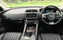 Jaguar F-Pace, interior