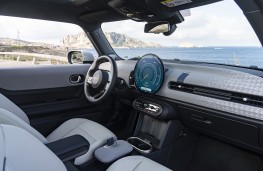 MINI Cooper C, 2024, interior