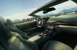 Aston Martin Vanquish Volante, 2025, interior