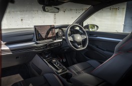 Volkswagen Golf Black Edition, 2026, interior