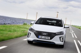 Hyundai Ioniq hybrid, front, action