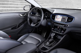 Hyundai Ioniq hybrid, interior