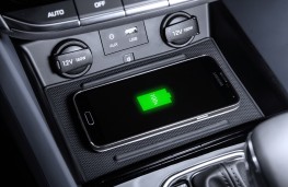Hyundai Ioniq, wireless phone charger