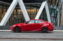Lexus IS 200t, side