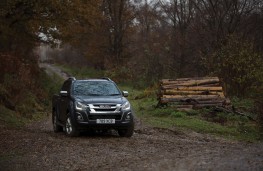 Isuzu D-Max, front