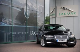 Jaguar XF, front