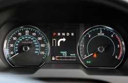 Jaguar XF, interior