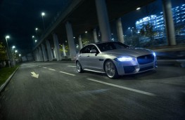 Jaguar XF AWD, front