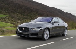 Jaguar XE 2.0d, front