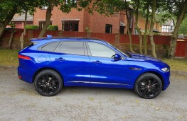 Jaguar F-PACE 2.0 R-Sport AWD, side