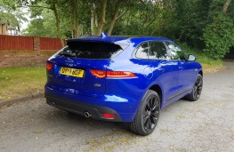 Jaguar F-PACE 2.0 R-Sport AWD, profile